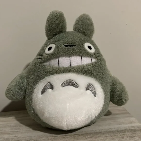 7” Totoro Plushie - Picture 1 of 4